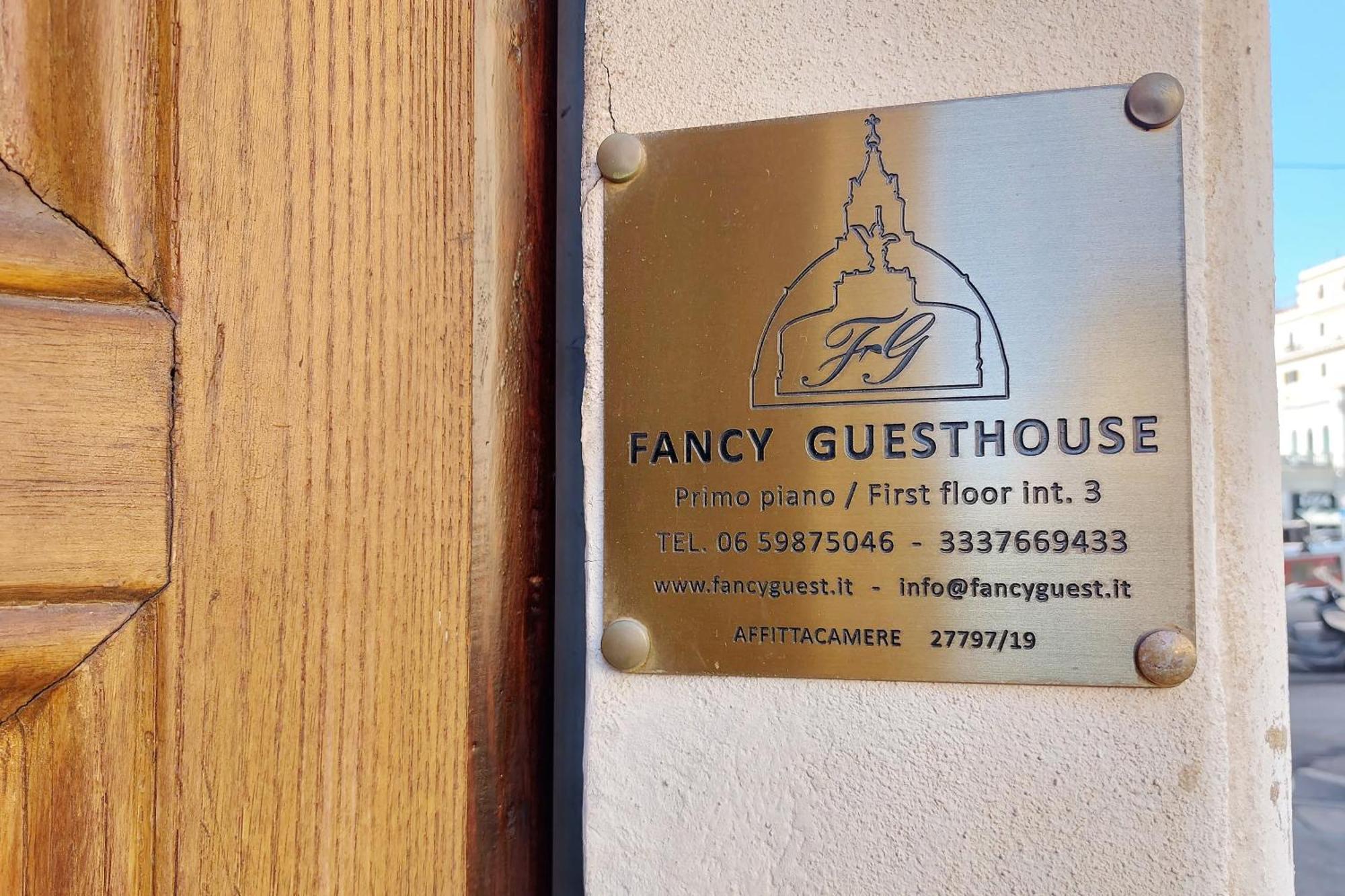 Fancy Guesthouse Vatican Рим Екстер'єр фото